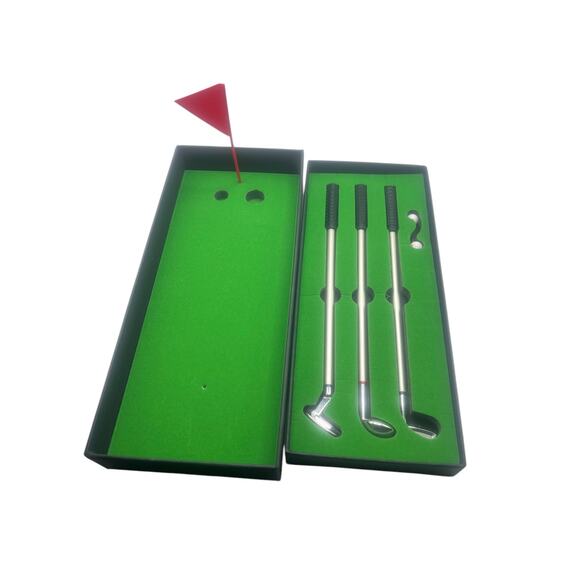 3 Golf Club Pen Set and Mini Golf Set - Picture 4 of 5
